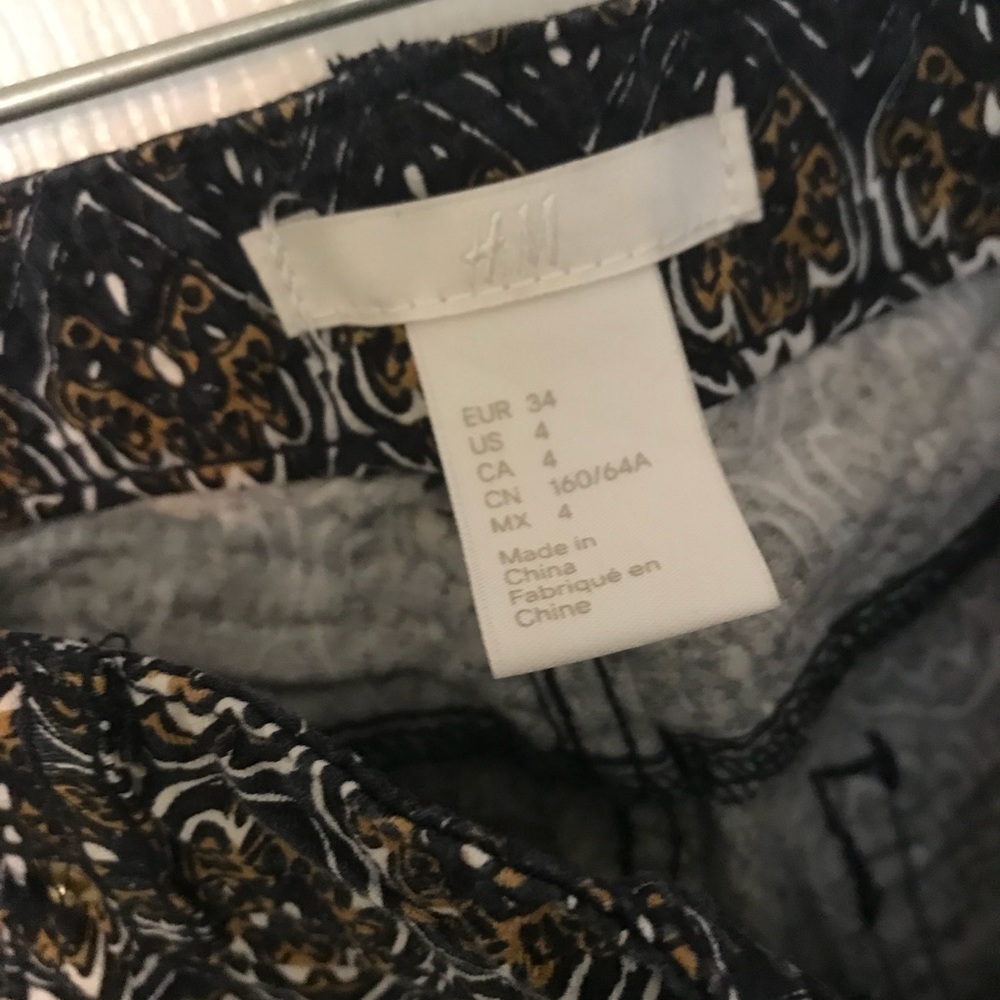 H&M Patterned Jeans - Picture 3 of 3